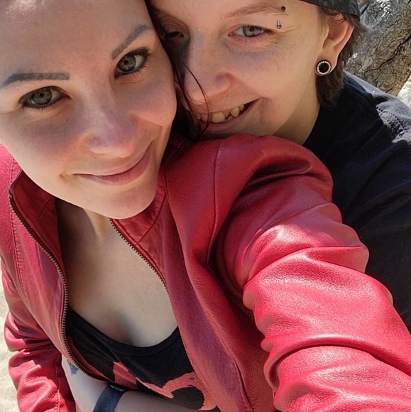 Meet your Posher, Sam - Picture 1 of 15